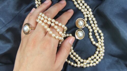 चमकता रत्न मोती करेगा आपकी हर समस्या को दूर, जानिये मोती रत्न के लाभ